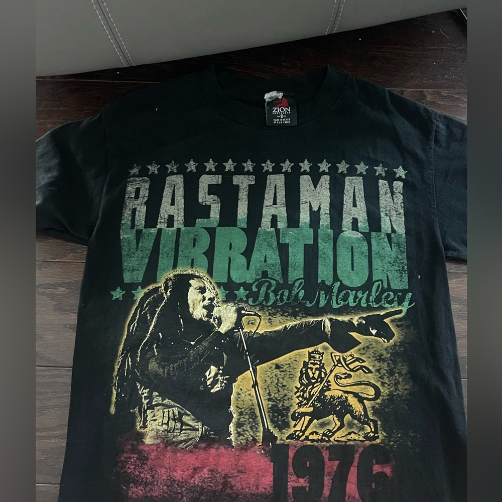 Zion Rootswear Bob Marley Tee Size Small-Like New